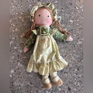 Vintage 1970s Knickerbocker “Amy” – Holly Hobbie’s Friend Cloth Doll